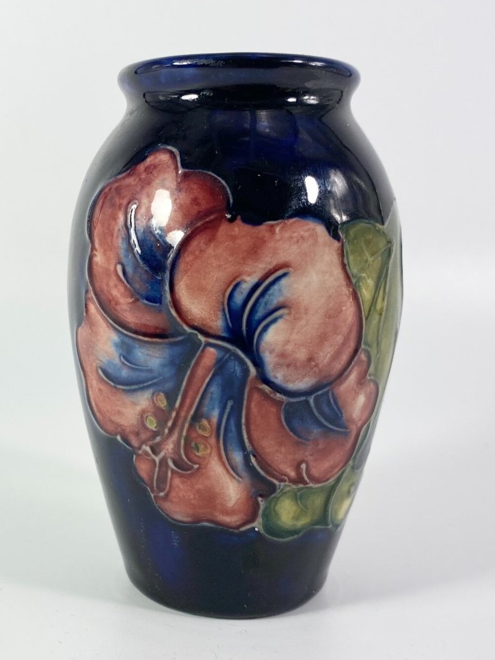 Vintage William Moorcroft Hibiscus blue vase art pottery England RARE Find !!
